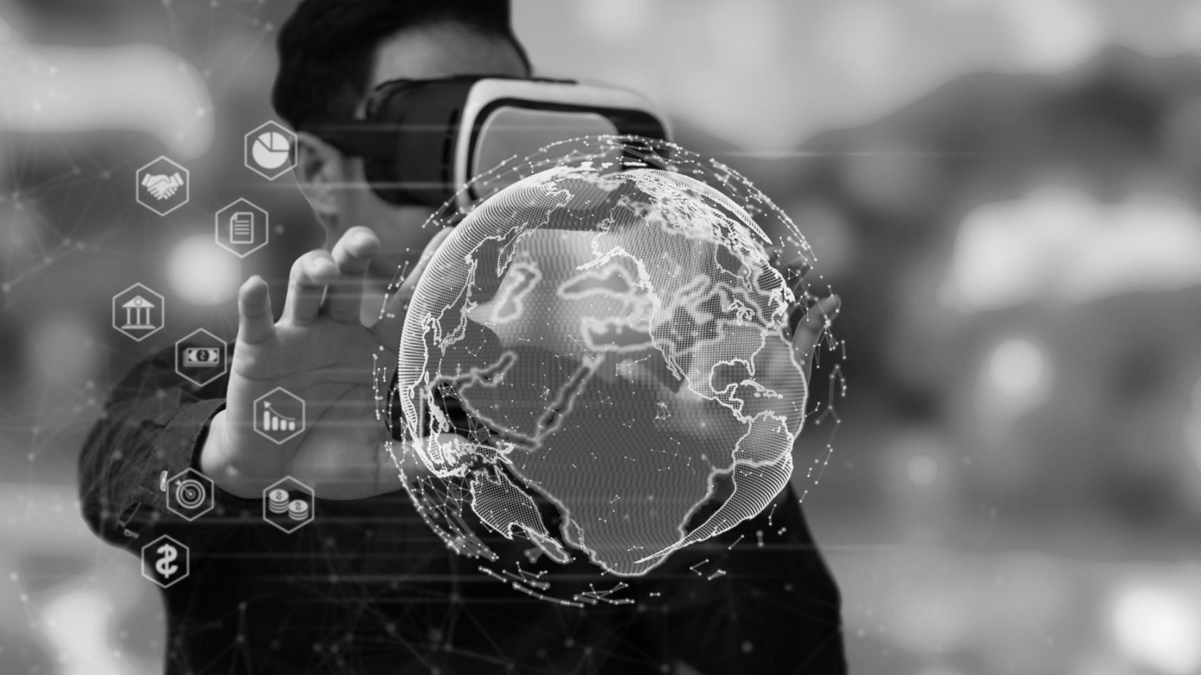 Formateur expliquant des stratégies SEO locales